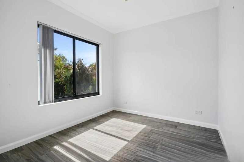Photo - 2/78 Parkin Street, Rockingham WA 6168 - Image 24
