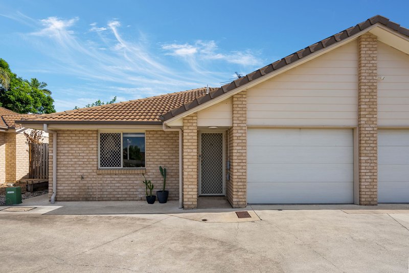 Photo - 27/8 Rosegum Place, Redbank Plains QLD 4301 - Image 2