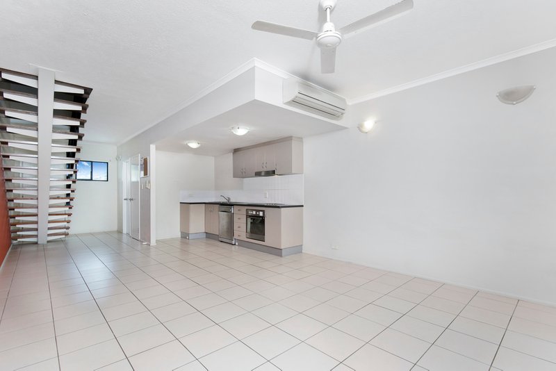 Photo - 27/82-86 Martyn Street, Parramatta Park QLD 4870 - Image 2