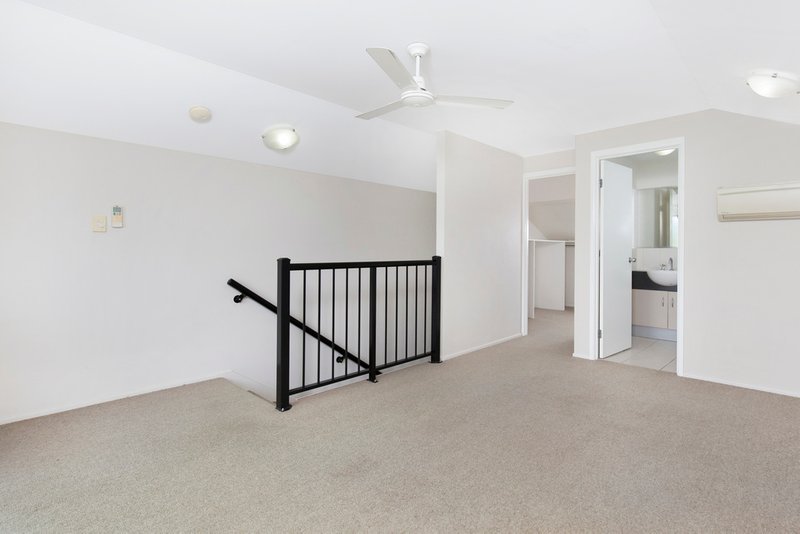 Photo - 27/82-86 Martyn Street, Parramatta Park QLD 4870 - Image 6