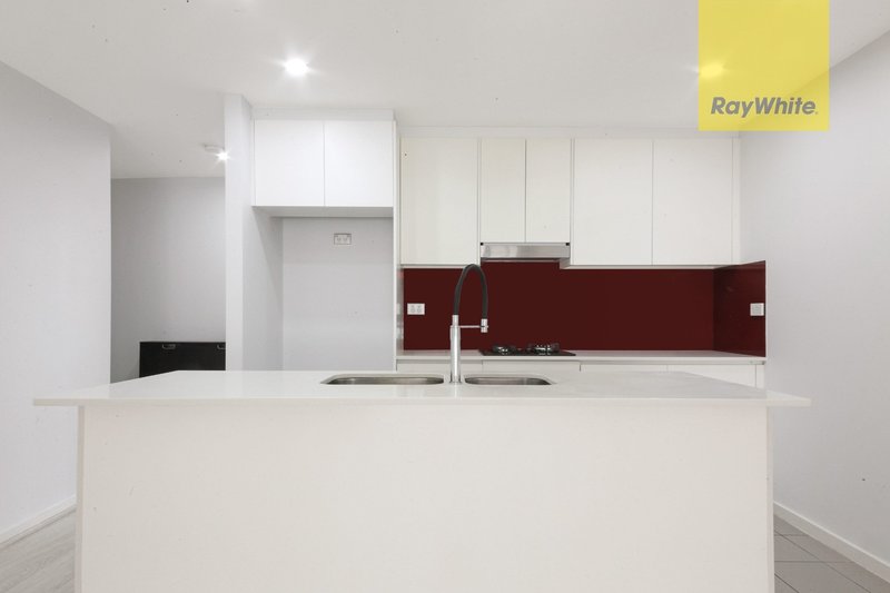 Photo - 27/9-11 Cowper Street, Parramatta NSW 2150 - Image 4