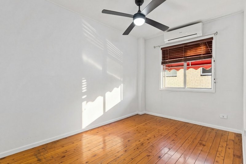 Photo - 2/79 Bayview Street, Runaway Bay QLD 4216 - Image 10