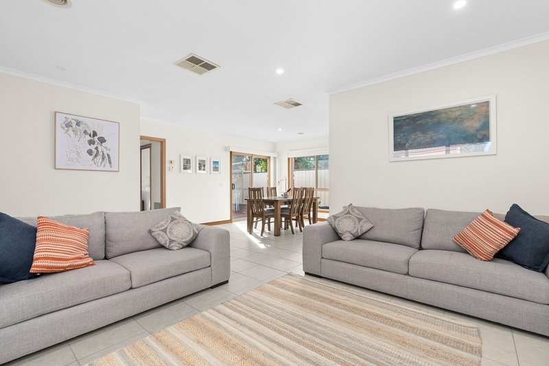 Photo - 2/79 Cameron Crescent, Lara VIC 3212 - Image 2