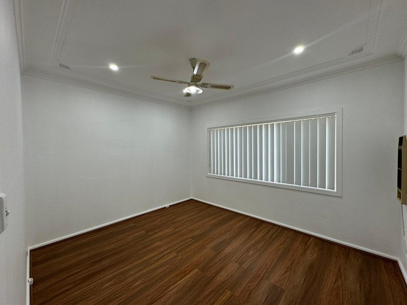 Photo - 279 Hamilton Road, Fairfield Heights NSW 2165 - Image 3