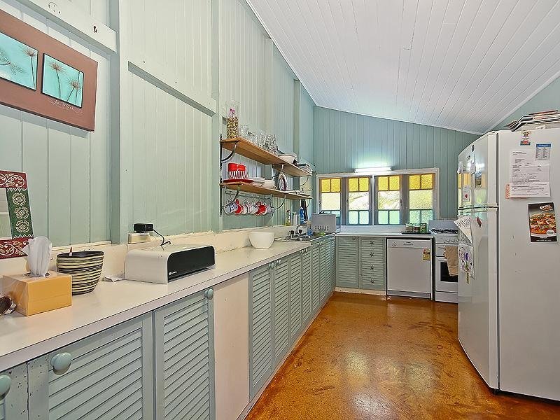 Photo - 279 Preston  Rd , Wynnum West QLD 4178 - Image 6