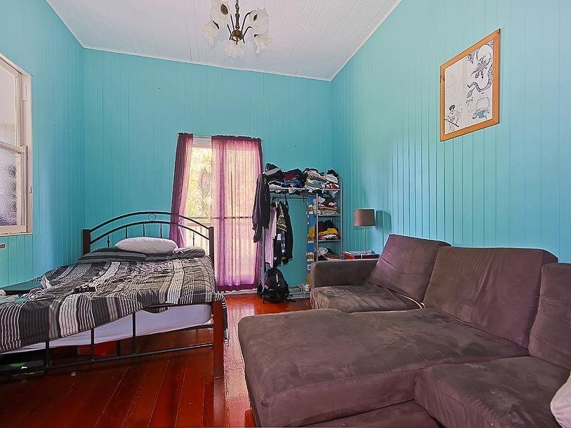 Photo - 279 Preston  Rd , Wynnum West QLD 4178 - Image 9