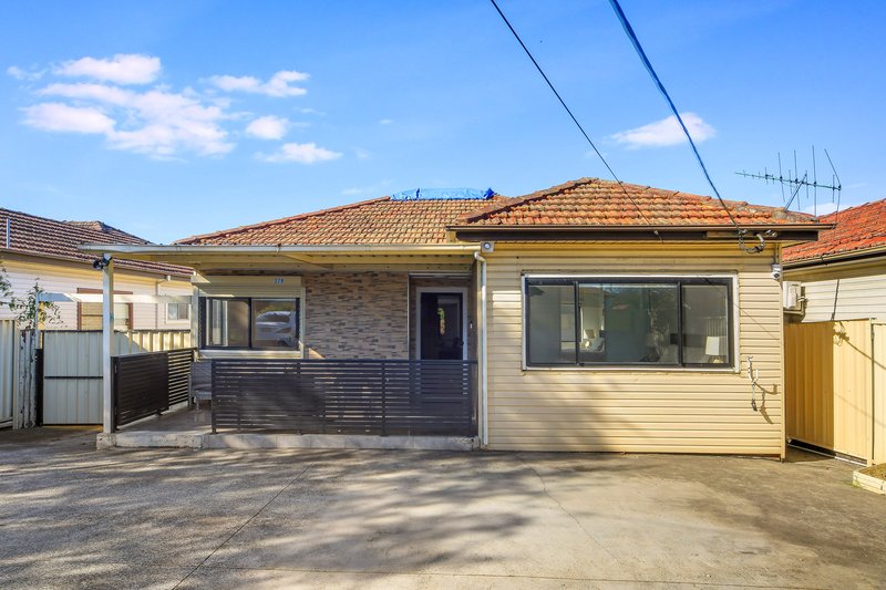 279 Roberts Road, Greenacre NSW 2190