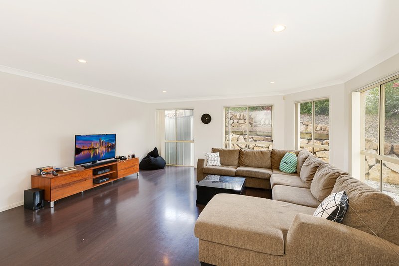 Photo - 2/79 Sky Royal Terrace, Burleigh Heads QLD 4220 - Image 6