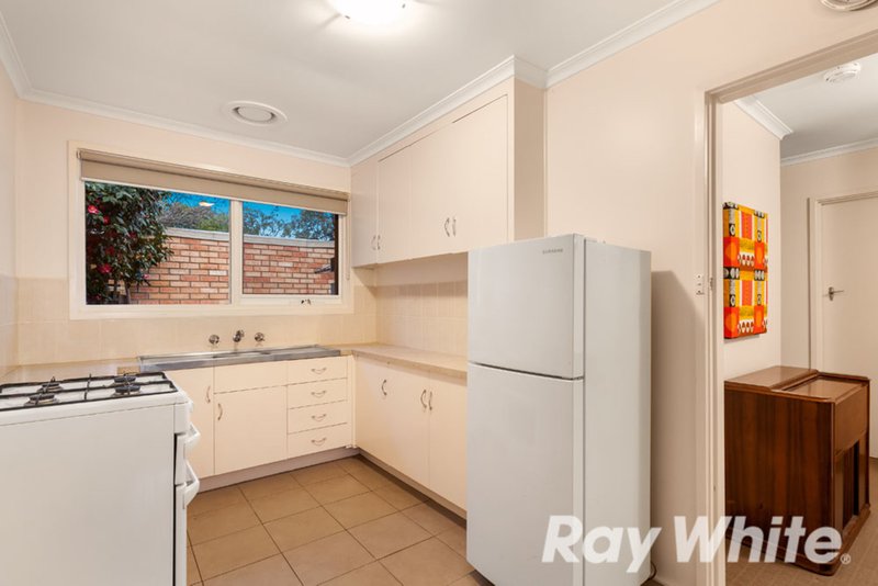 Photo - 2/79 Surrey Road, Blackburn North VIC 3130 - Image 4