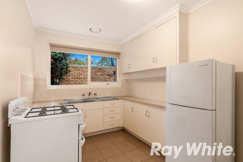 Photo - 2/79 Surrey Road, Blackburn North VIC 3130 - Image 5