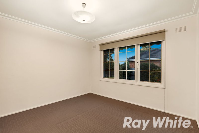 Photo - 2/79 Surrey Road, Blackburn North VIC 3130 - Image 6