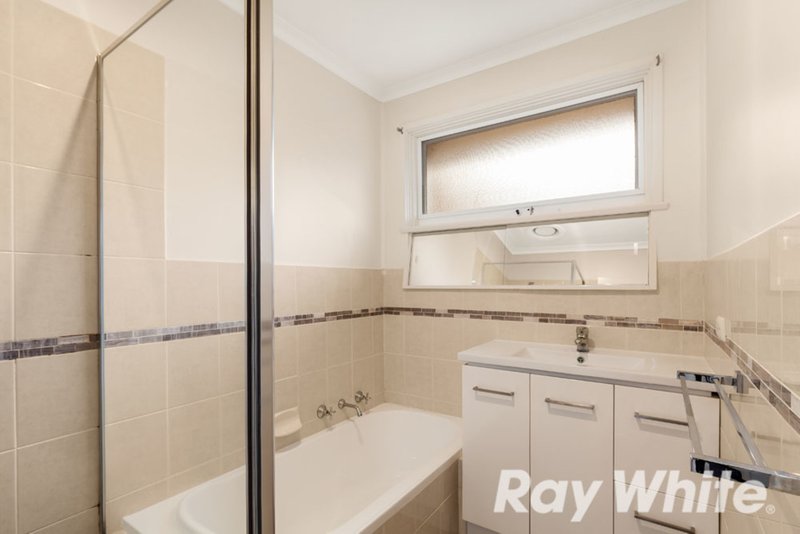 Photo - 2/79 Surrey Road, Blackburn North VIC 3130 - Image 7