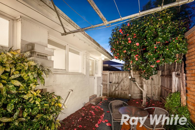 Photo - 2/79 Surrey Road, Blackburn North VIC 3130 - Image 8