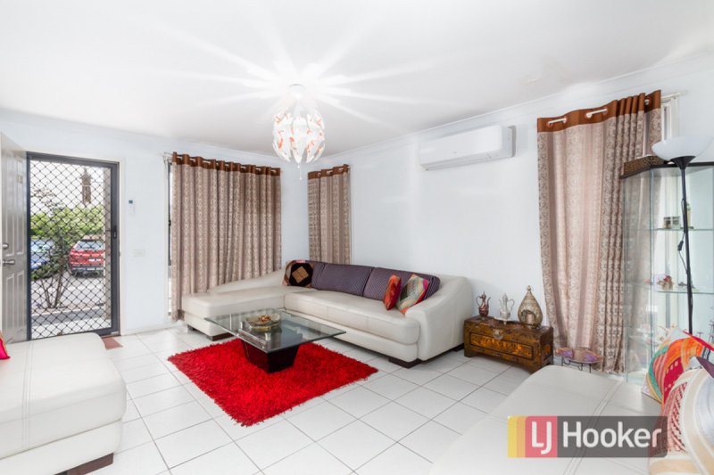 Photo - 27/90 Parkwood Street, Plumpton NSW 2761 - Image 2