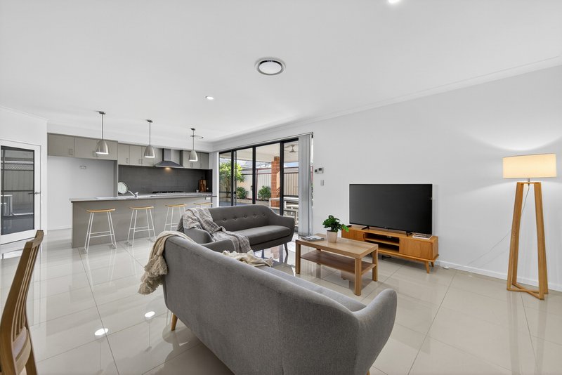 Photo - 27A Donaldson Street, Queens Park WA 6107 - Image 5