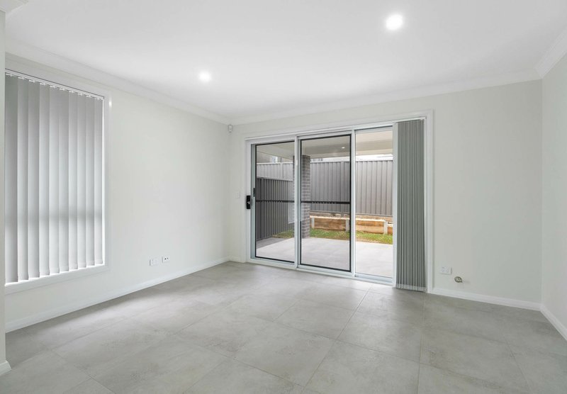 Photo - 27A Eskdale Close, Narellan Vale NSW 2567 - Image 3