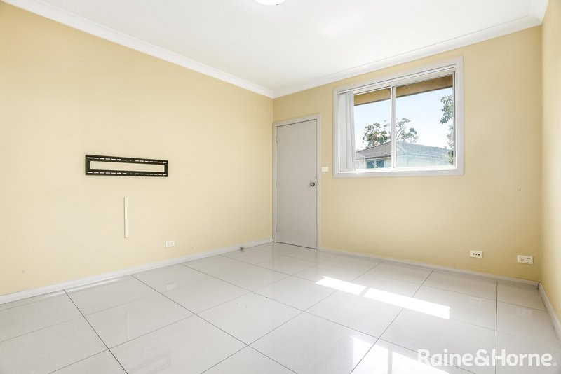 Photo - 27A Finisterre Avenue, Whalan NSW 2770 - Image 5