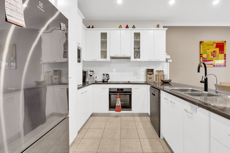 Photo - 27A Heysen Crescent, West Lakes Shore SA 5020 - Image 6