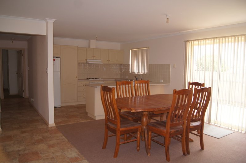 Photo - 27a Highview Grove, Moonta Bay SA 5558 - Image 3