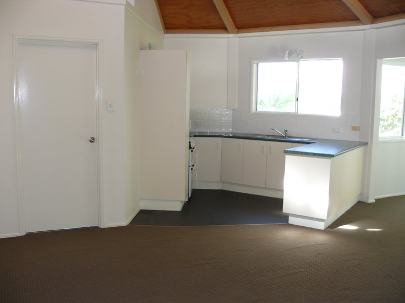 Photo - 27a Mungala Street, Hope Island QLD 4212 - Image 2