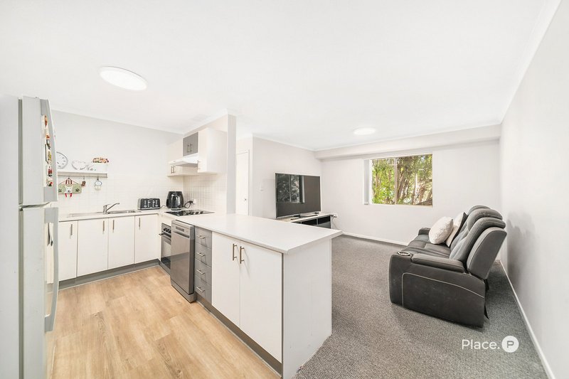 Photo - 2/7a Shields Street, Redcliffe QLD 4020 - Image 4