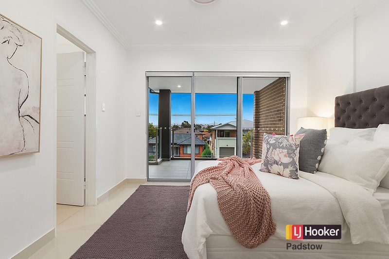 Photo - 27a Tracey Street, Revesby NSW 2212 - Image 4