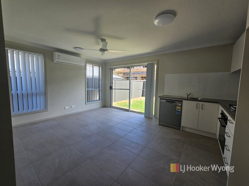 Photo - 27B Glenelg Avenue, Wadalba NSW 2259 - Image 5