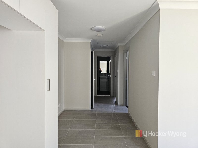 Photo - 27B Glenelg Avenue, Wadalba NSW 2259 - Image 6