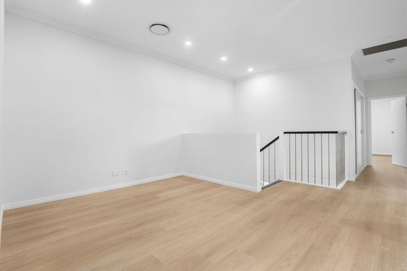 Photo - 27b John Warren Avenue, Glenwood NSW 2768 - Image 7