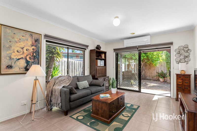 Photo - 27B Mcmurray Crescent, Hoppers Crossing VIC 3029 - Image 5