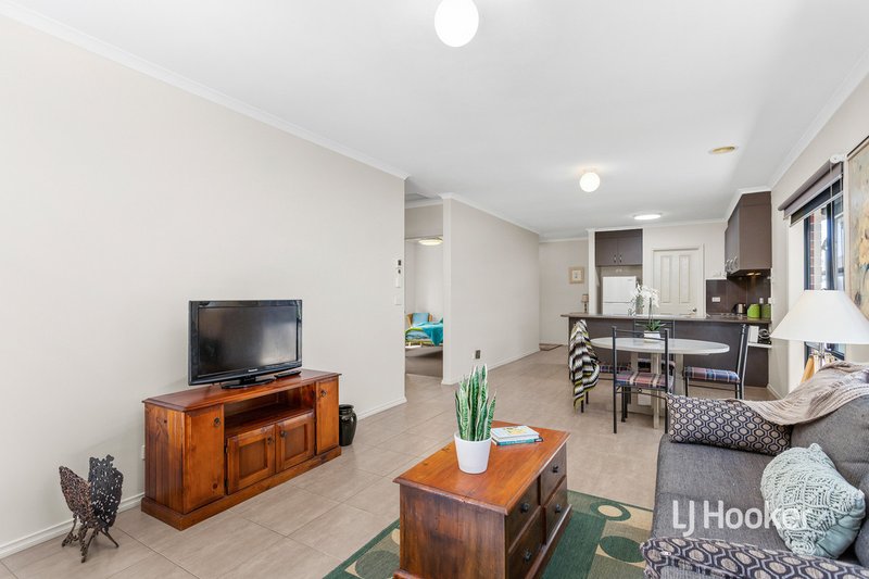 Photo - 27B Mcmurray Crescent, Hoppers Crossing VIC 3029 - Image 7