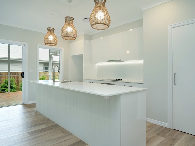 Photo - 2/7B Warwick Street, Harristown QLD 4350 - Image 3