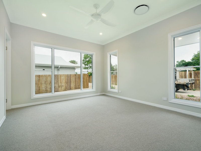 Photo - 2/7B Warwick Street, Harristown QLD 4350 - Image 8