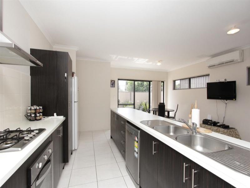 Photo - 27C Fieldgate Square, Balga WA 6061 - Image 4