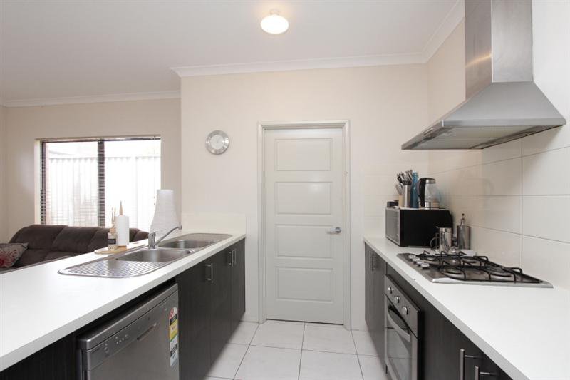 Photo - 27C Fieldgate Square, Balga WA 6061 - Image 5