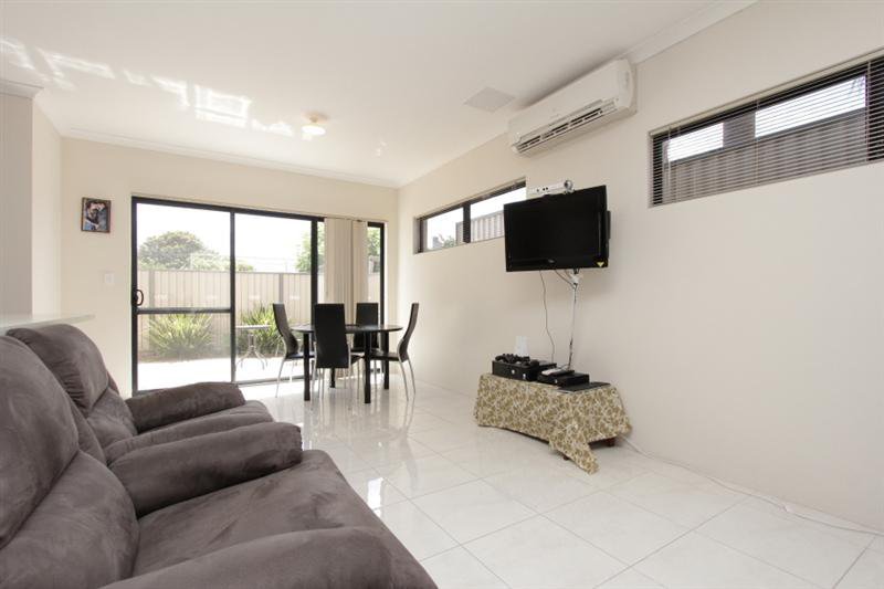 Photo - 27C Fieldgate Square, Balga WA 6061 - Image 8