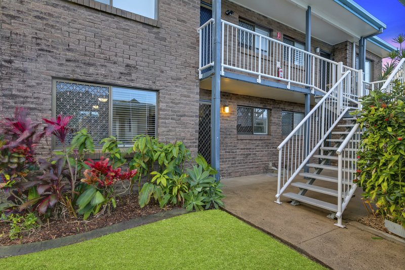 Photo - 2/8-10 Akeringa Place, Mooloolaba QLD 4557 - Image 11