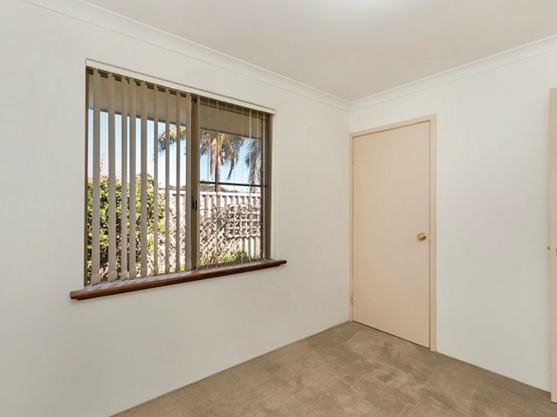 Photo - 2/8-10 Blythe Place, Willetton WA 6155 - Image 6