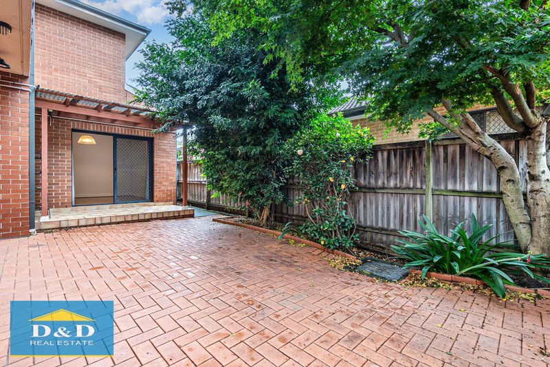 Photo - 2/8 - 10 Broughton Street, Parramatta NSW 2150 - Image 2