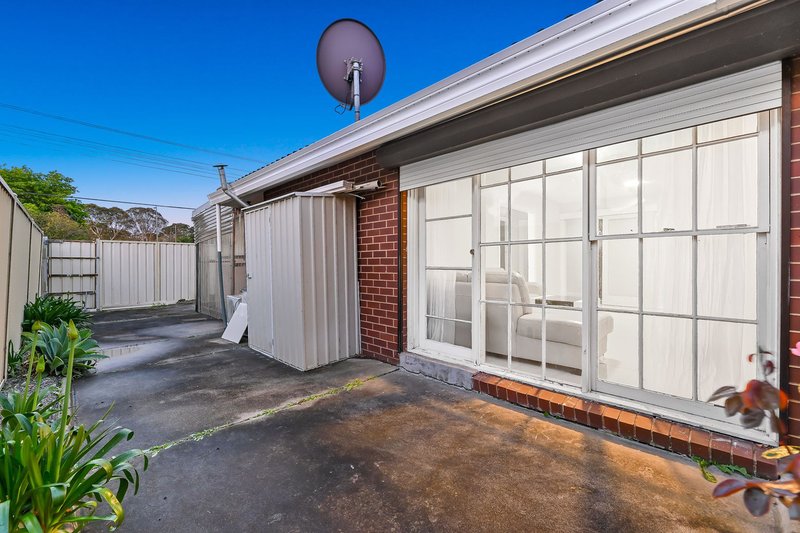 Photo - 2/8-10 Lawn Road, Noble Park VIC 3174 - Image 9