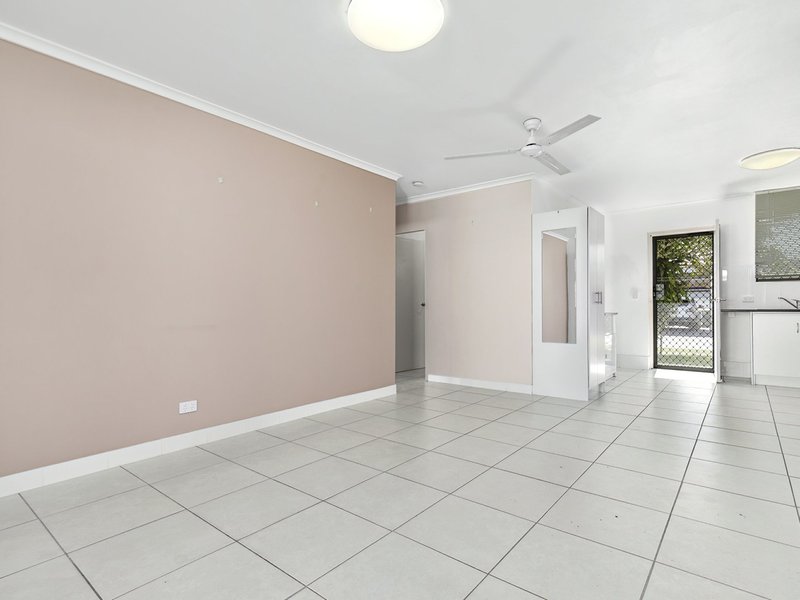 Photo - 2/8-10 Winston Drive, Bongaree QLD 4507 - Image 7