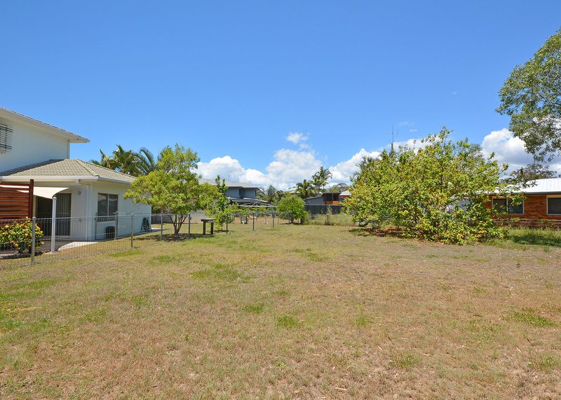 Photo - 28-30 Bushnell Road, Burrum Heads QLD 4659 - Image 18