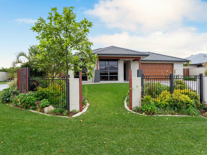 Photo - 28-30 Pentas Dr , Bongaree QLD 4507 - Image 2