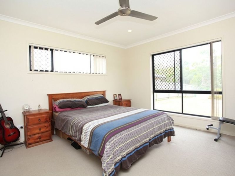 Photo - 28-30 Van Beelen Street, Caboolture QLD 4510 - Image 6