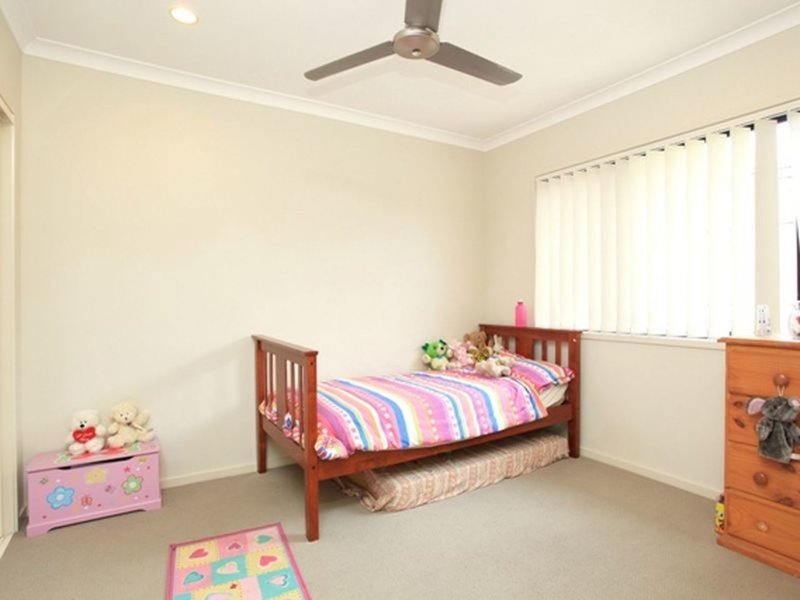 Photo - 28-30 Van Beelen Street, Caboolture QLD 4510 - Image 9