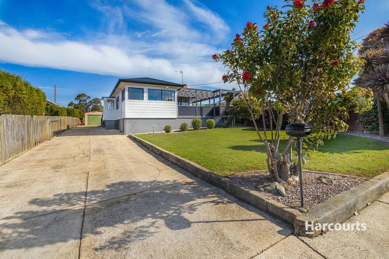 Photo - 28 Abbott Street, Upper Burnie TAS 7320 - Image 2