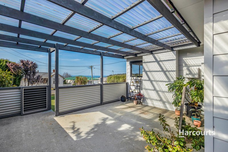 Photo - 28 Abbott Street, Upper Burnie TAS 7320 - Image 3