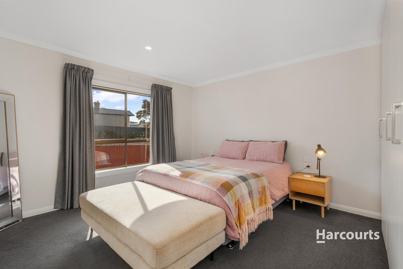 Photo - 28 Abbott Street, Upper Burnie TAS 7320 - Image 10