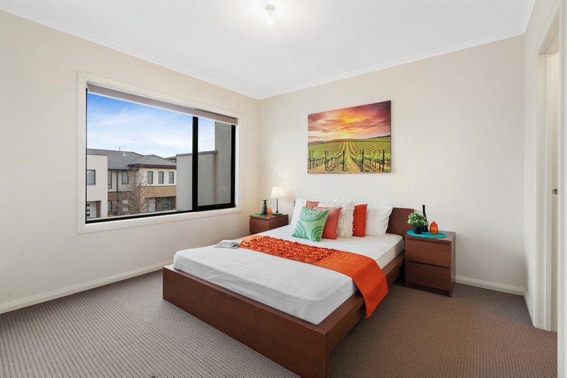 Photo - 28 Acland Street, Craigieburn VIC 3064 - Image 10