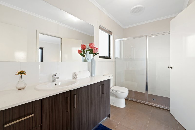 Photo - 28 Acland Street, Craigieburn VIC 3064 - Image 12